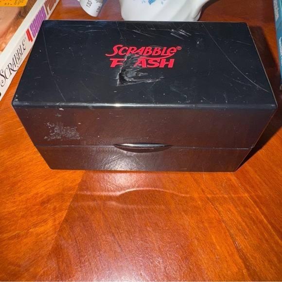 SCRABBLE FLASH ELECTRONICS GAME Retro fun with friends and family - Picture 6 of 6